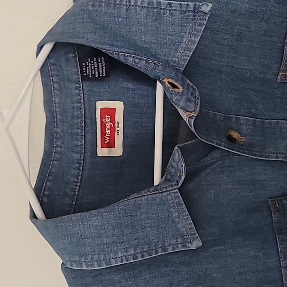 Wrangler Other - Mens Wrangler Jean button down